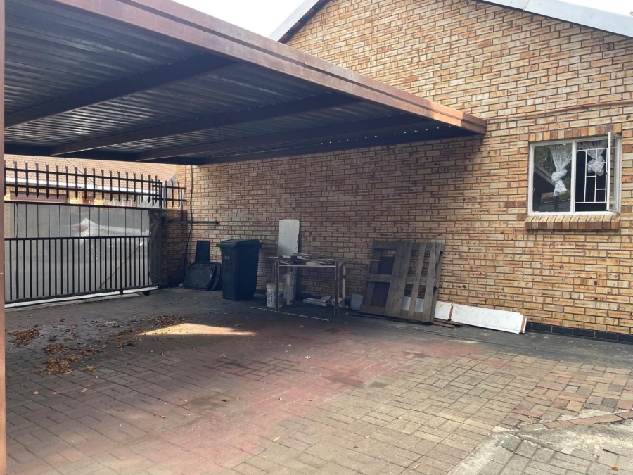 3 Bedroom Property for Sale in Rustenburg Central North West